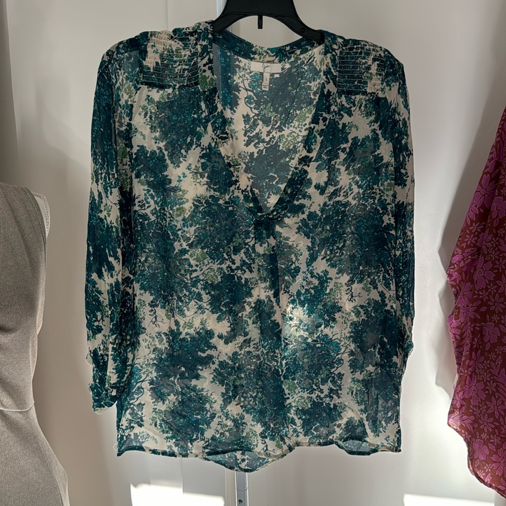Joie silk blouse green and tan S